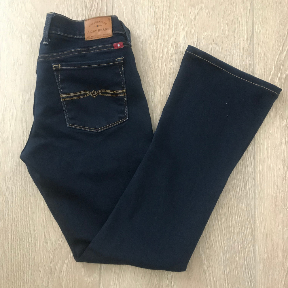 🍀 Lucky Brand Charlie Baby Boot Jeans Size 2/26